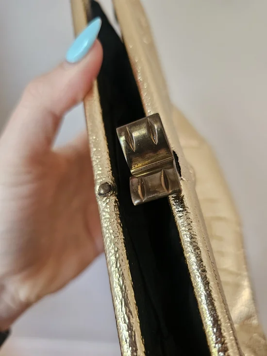 Vintage Gold Metallic Ruched Women's Clutch - Picture 7 of 11
